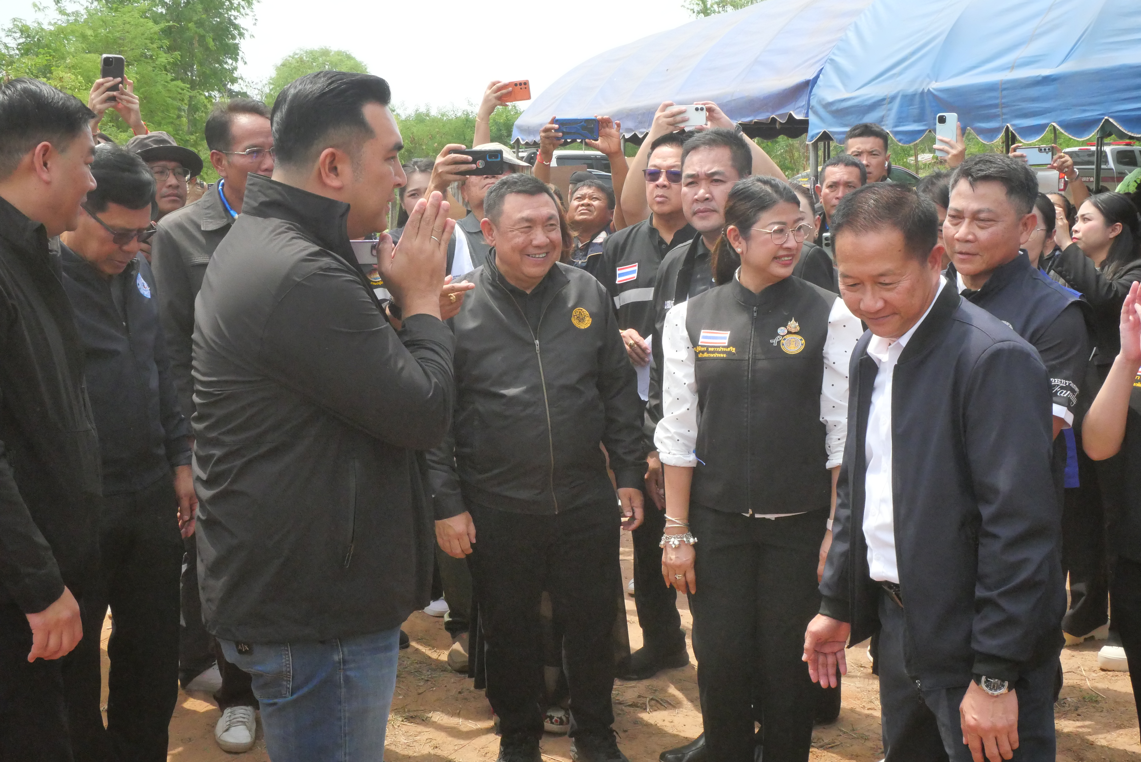 title - ส.ป.ก. ติดตามรัฐมนตรีช่วยว่าการกระทรวงเกษตรและสหกรณ์ (นายวัชระพล ขาวขำ) พร้อมคณะ ลงพื้นที่ตรวจราชการในพื้นที่จังหวัดกาฬสินธุ์ (จุดที่ 1) 